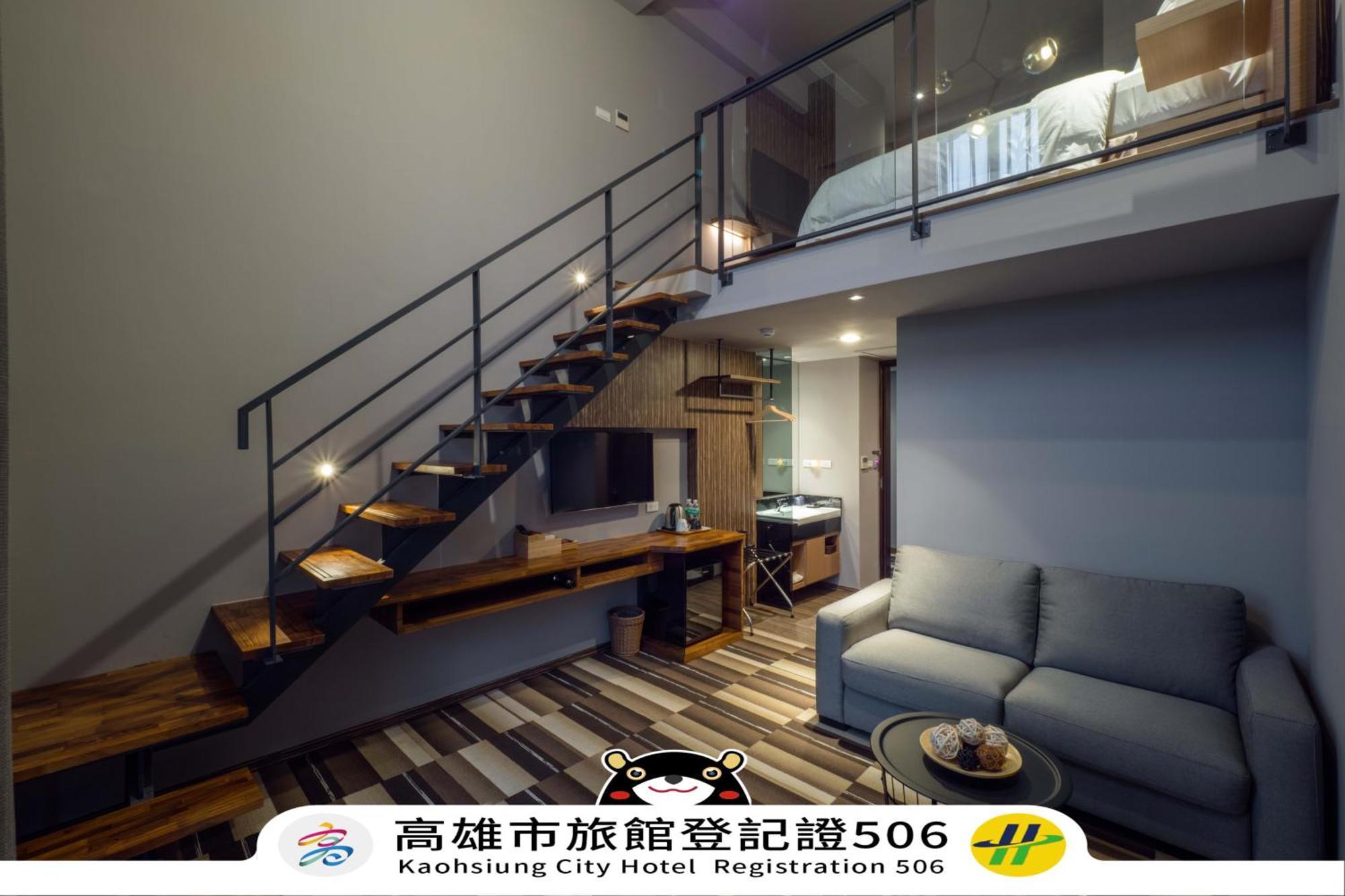 Watermark Hotel Kaohsiung Main Station Exterior photo